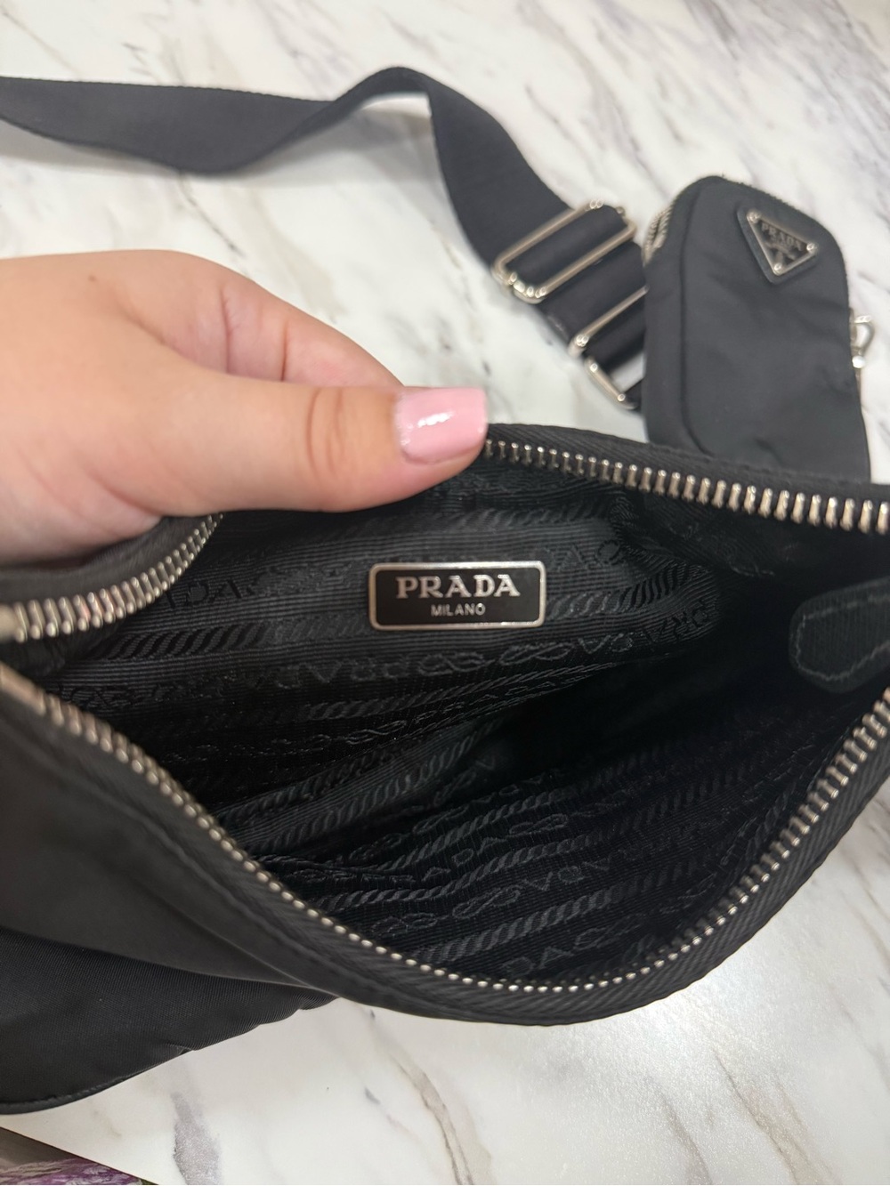 Prada Black Nylon re-Edition 2005 Shoulder Bag with Detachable Strap and Pouch - Picture 9 of 12